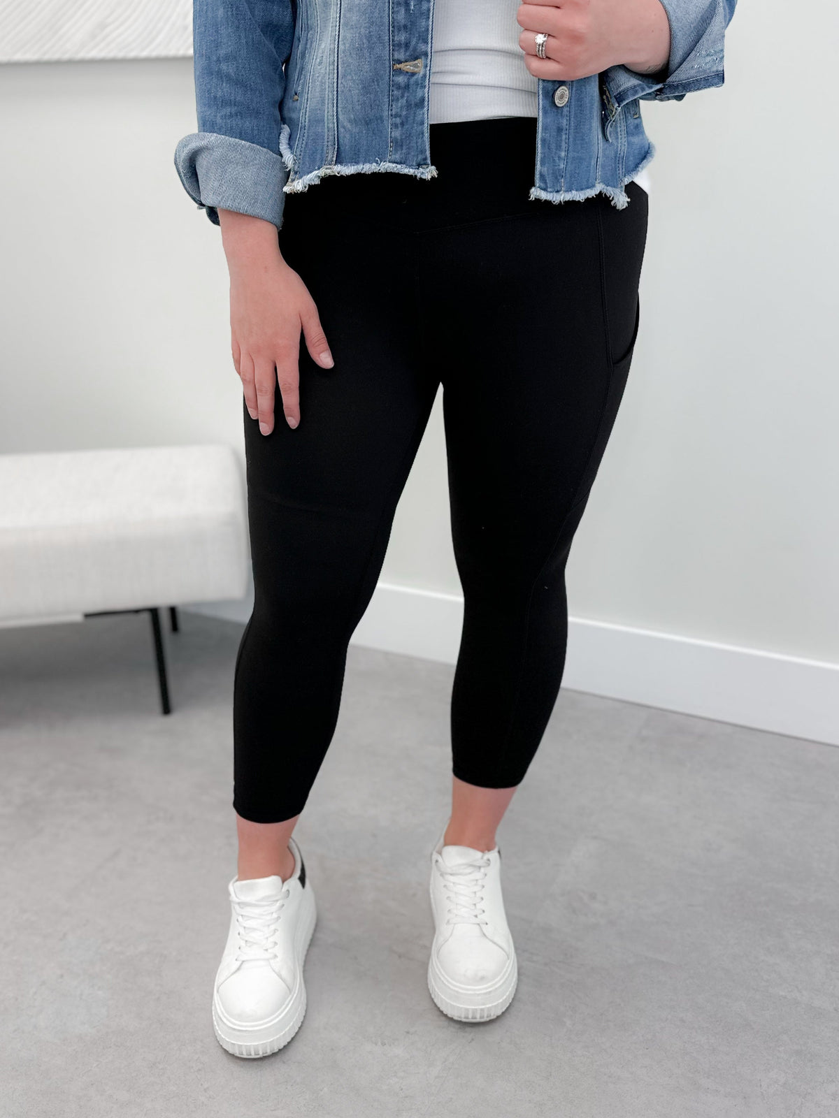 Pocket Capri Everyday High Rise Legging in Black