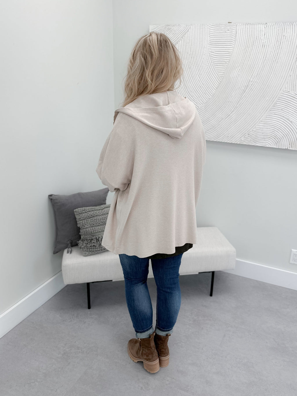 Kahlan Cardigan in Beige