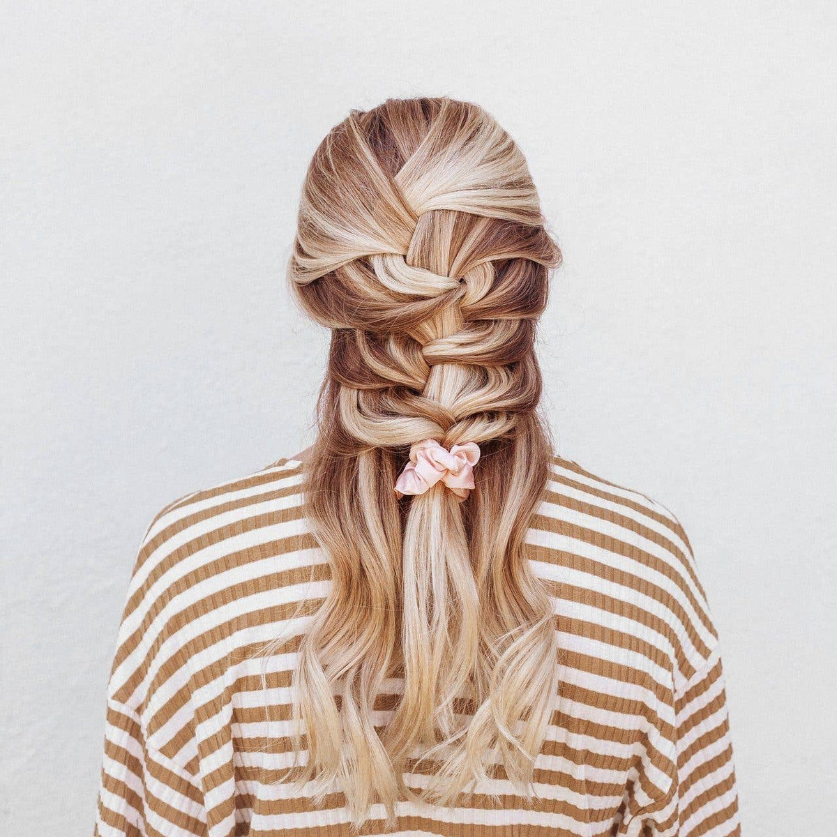 Kitsch Metallic Scrunchies in Blush/Mauve
