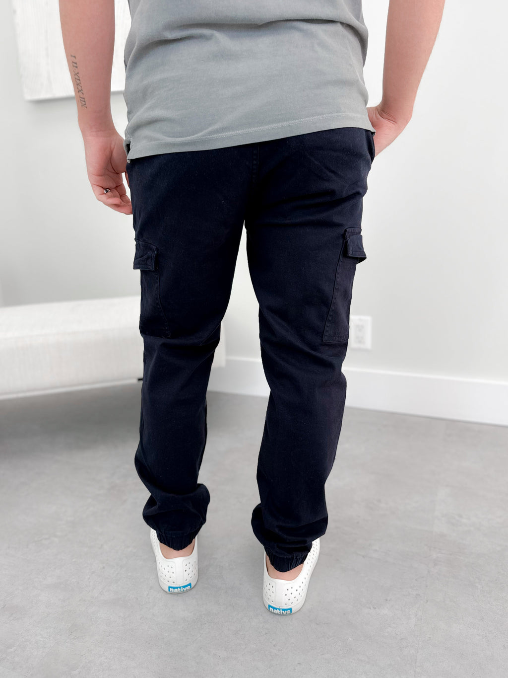 Jameson Jogger Pants in Navy - L/O Size Small
