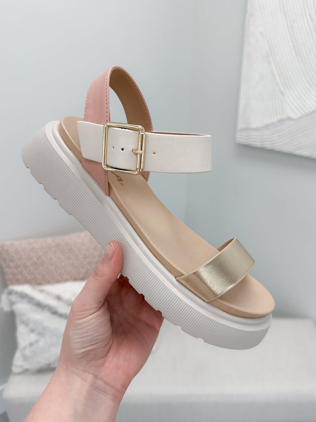 Arden Sandal in Pink and Gold