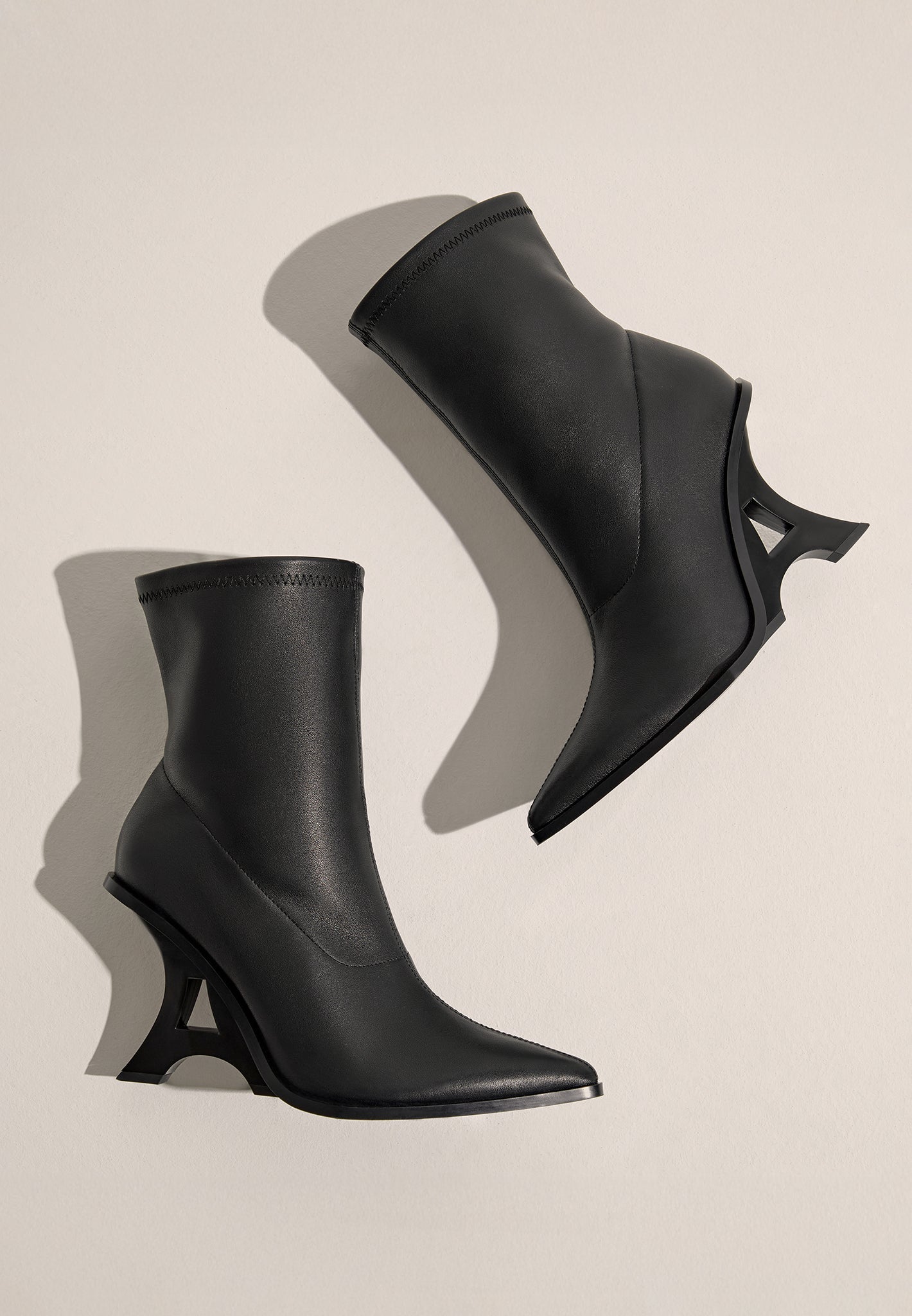 L'Eiffel Heeled Leather Boot - Midnight