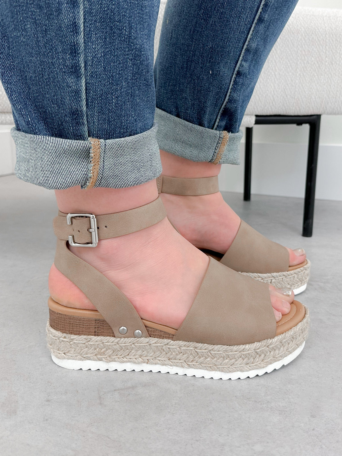 Runway Platform Sandals in Dark Natural