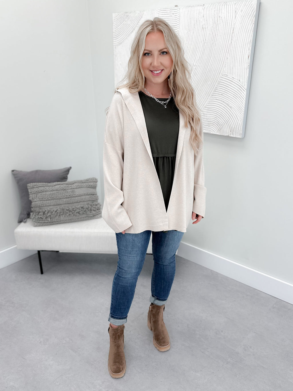 Kahlan Cardigan in Beige