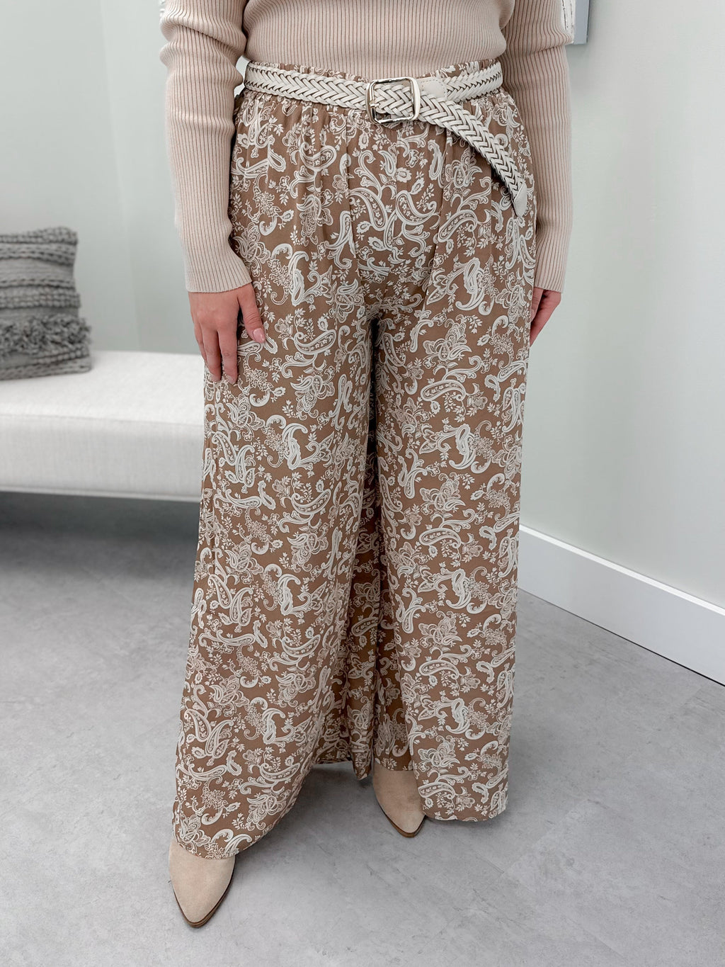 Perry Paisley Pants in Dark Sand