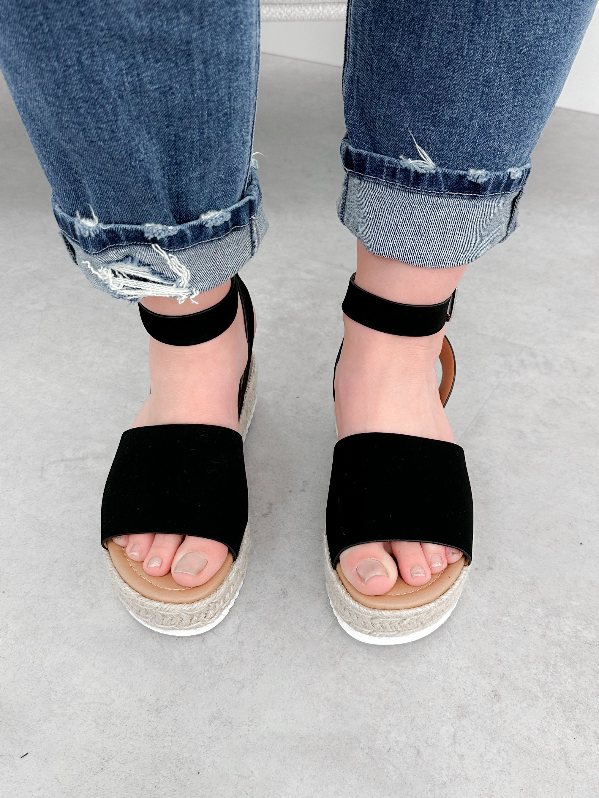 Runway Platform Sandals in Black - Size 10