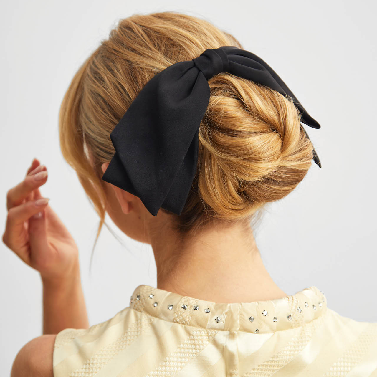Kitsch Recycled Fabric Bow Hair Clip in Black