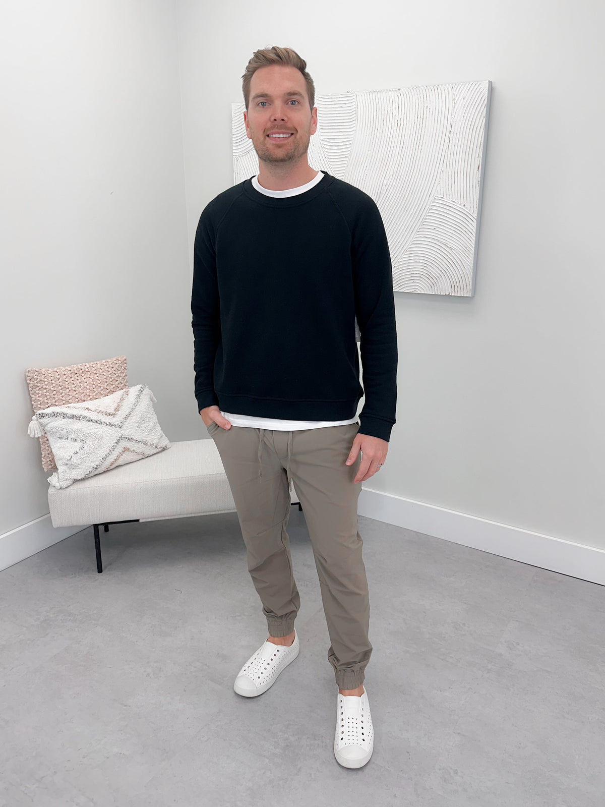 Grady Mens Pullover in Black