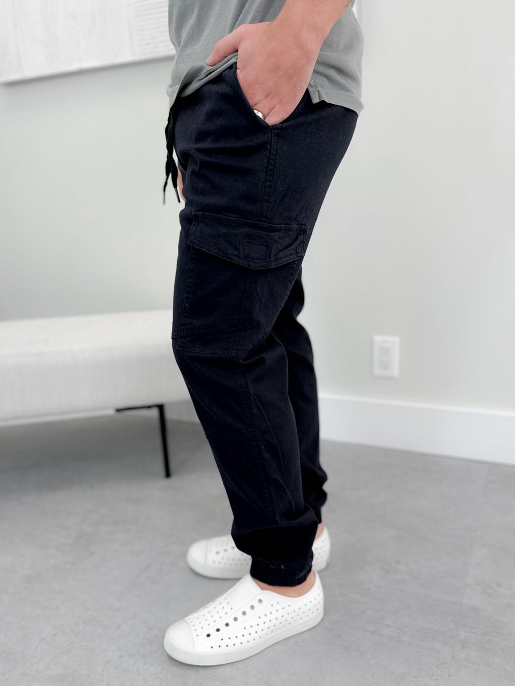 Jameson Jogger Pants in Navy - L/O Size Small