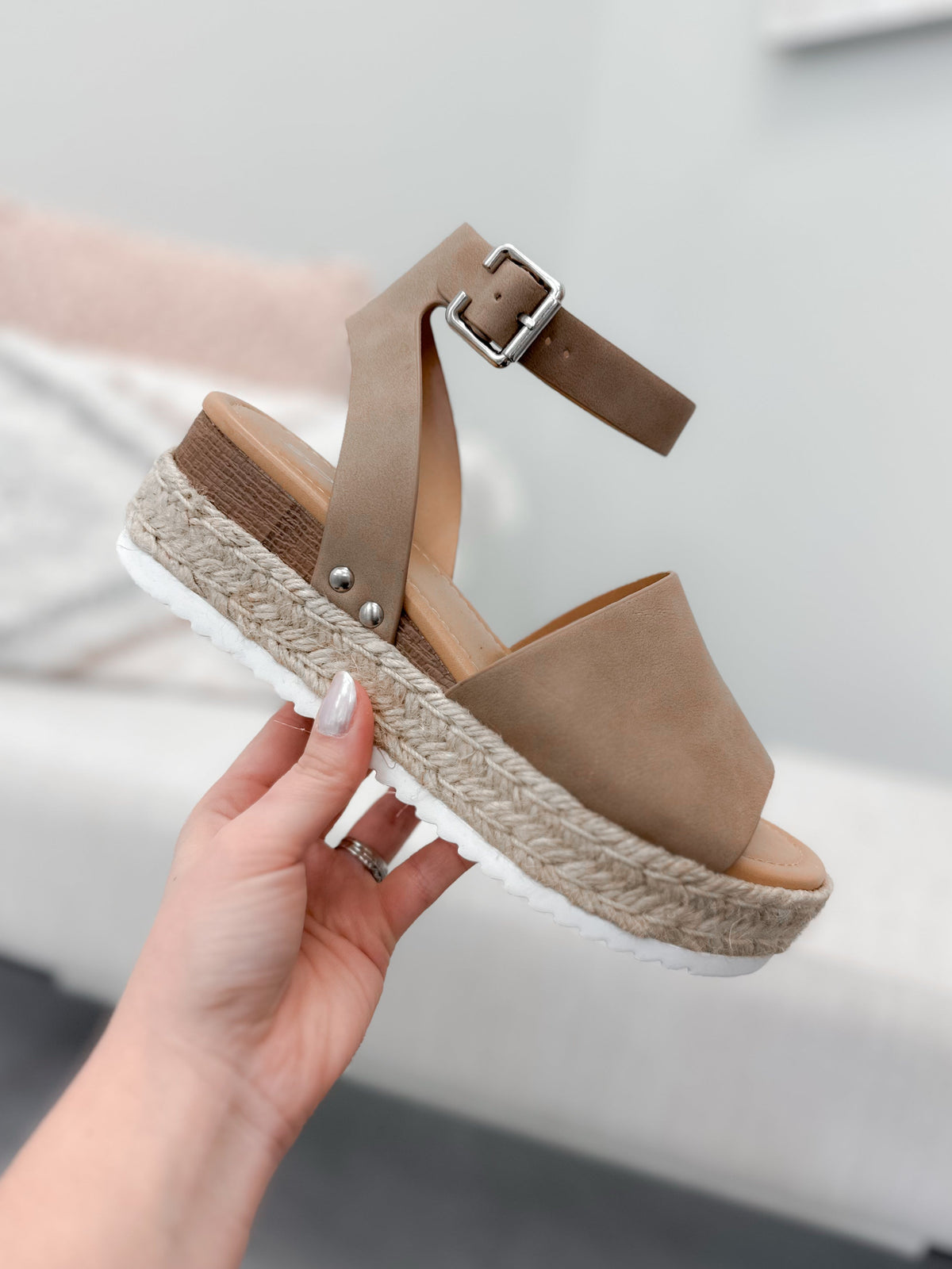 Runway Platform Sandals in Dark Natural