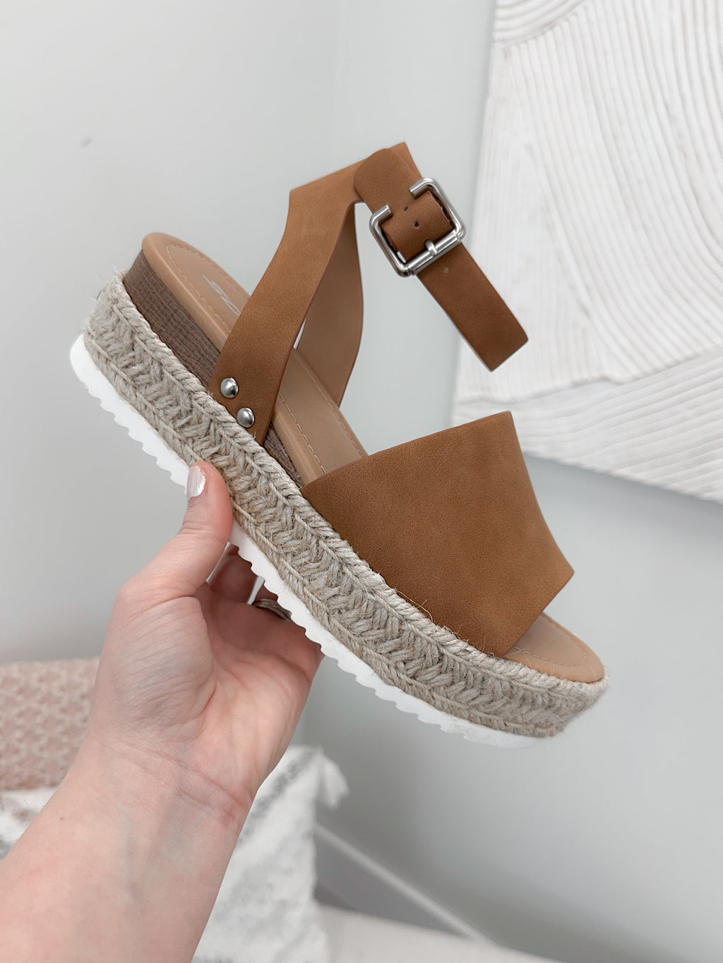 Runway Platform Sandals in Dark Tan