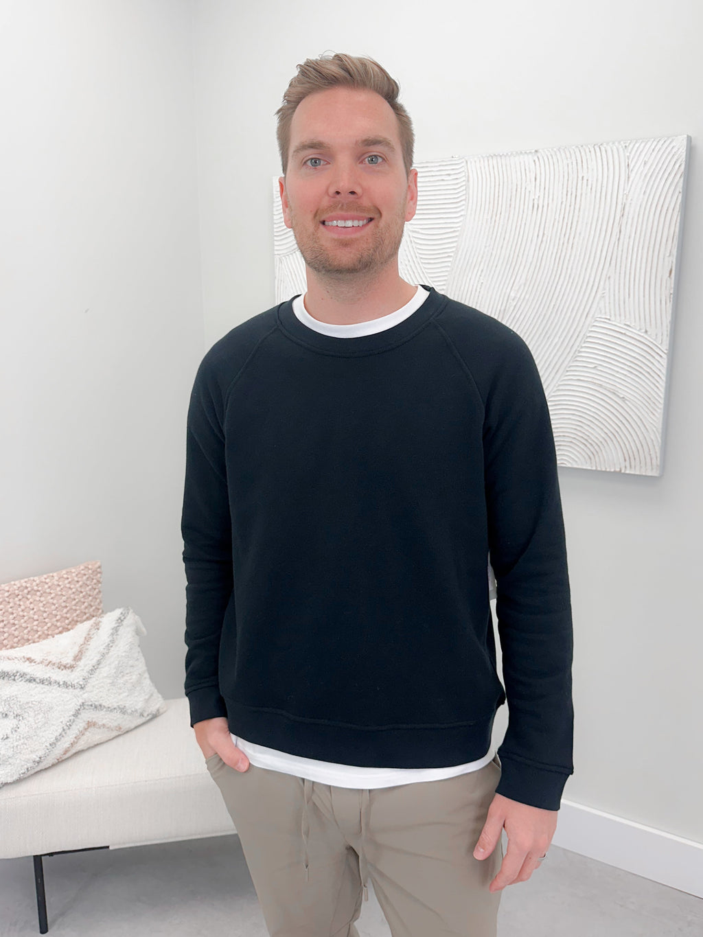 Grady Mens Pullover in Black