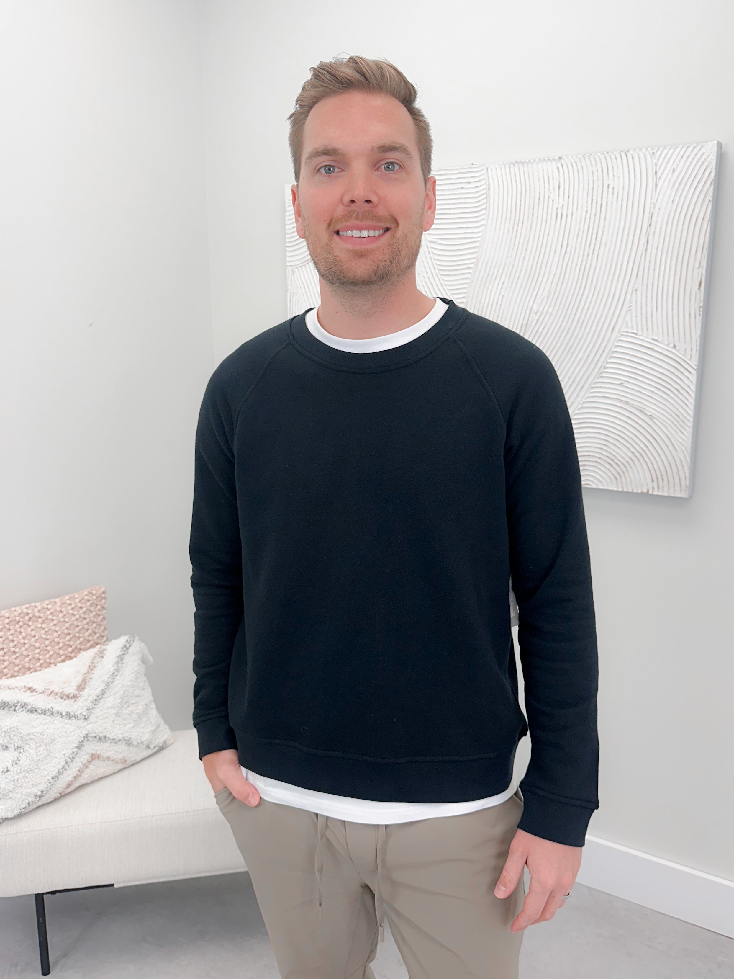 Grady Mens Pullover in Black