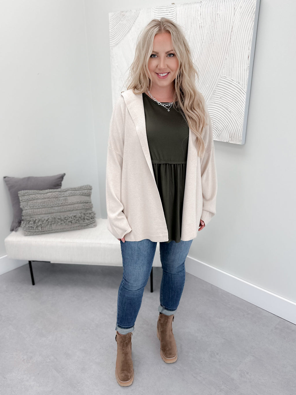 Kahlan Cardigan in Beige