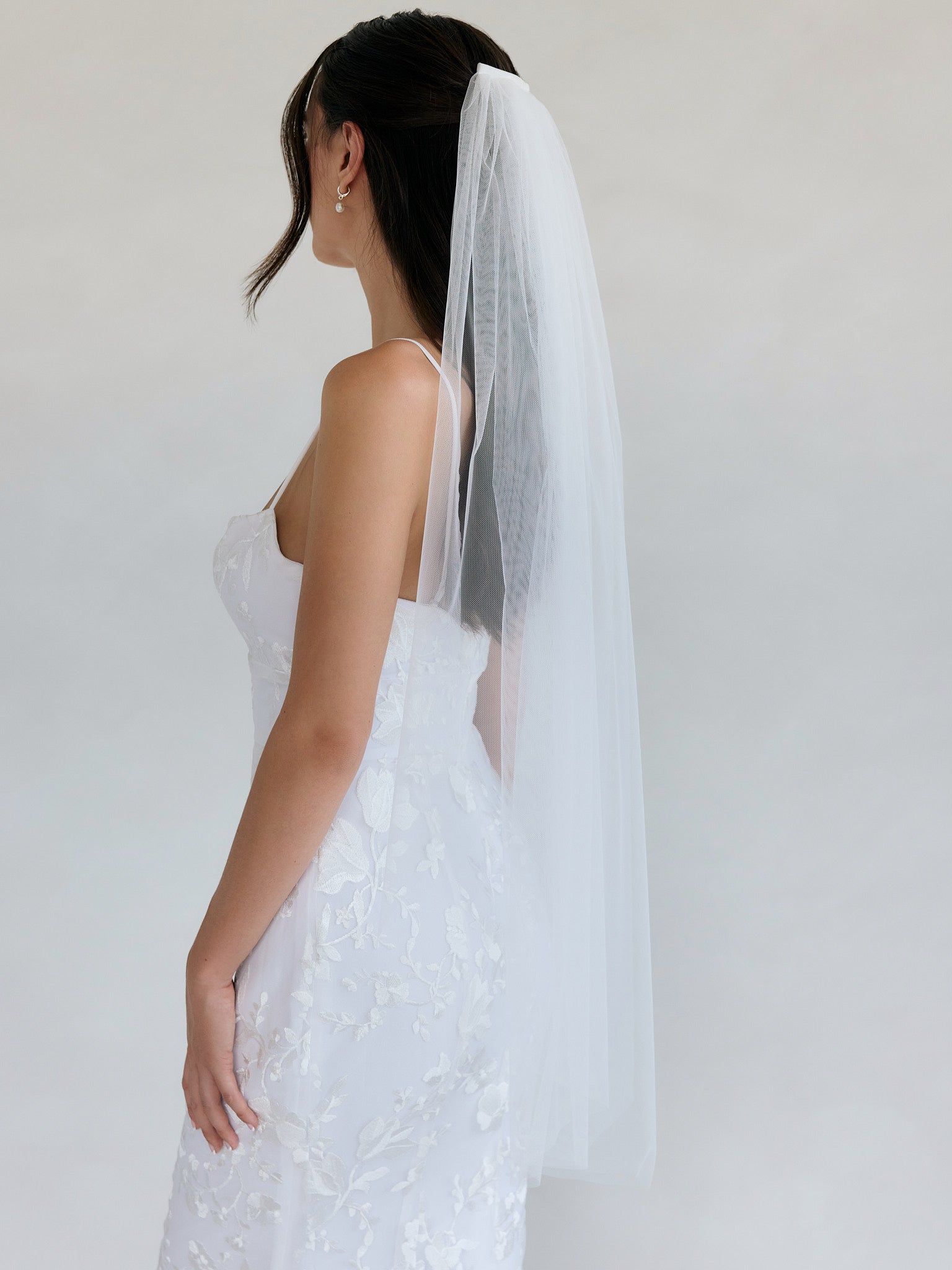 Hudson Veil - Fingertip Length