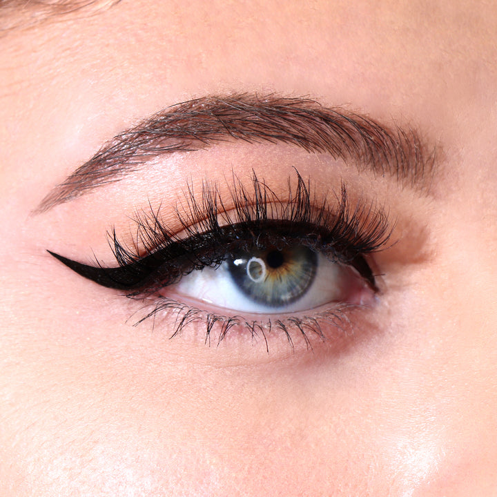 Eye Catching Dip Liner in Black