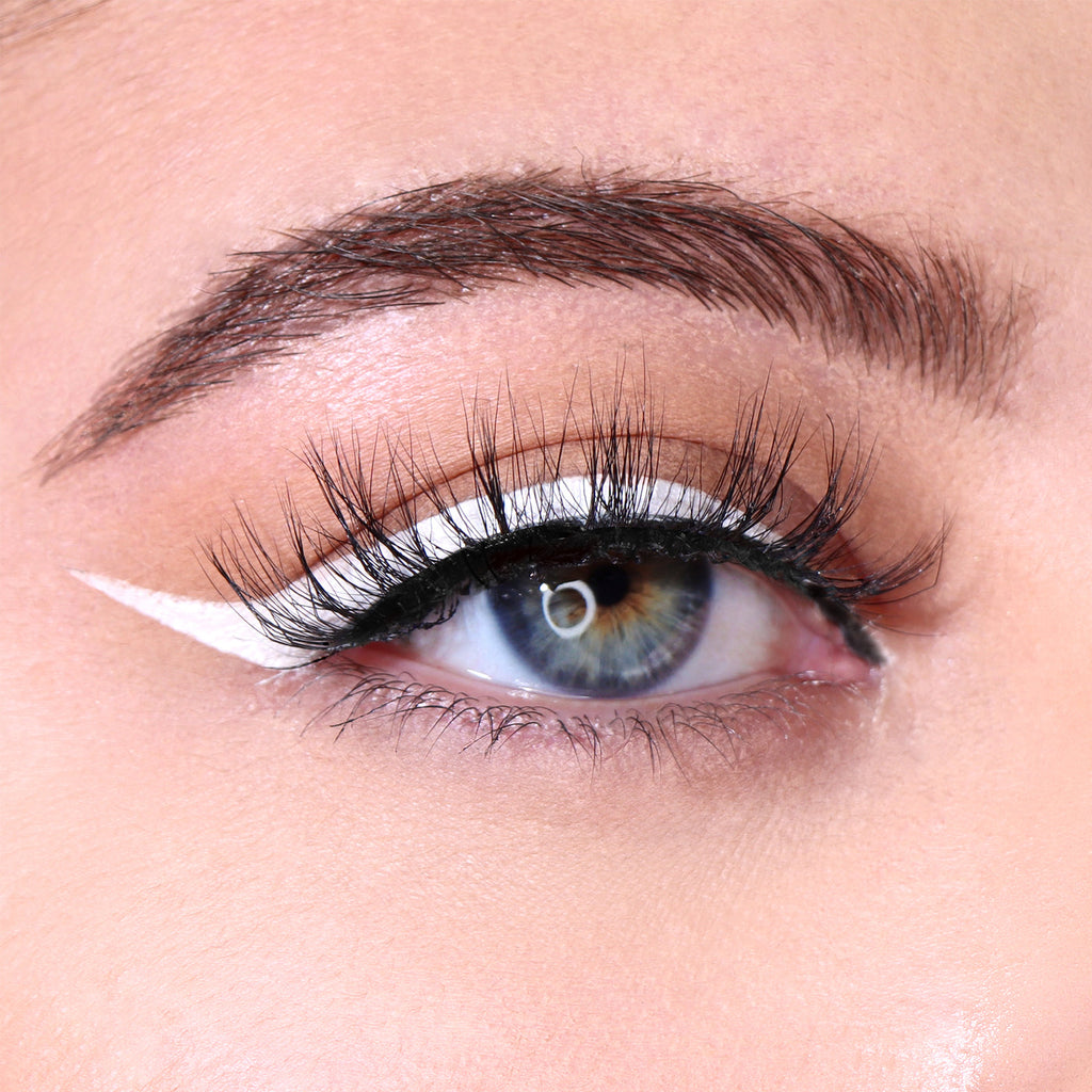 Eye Catching Dip Liner in White