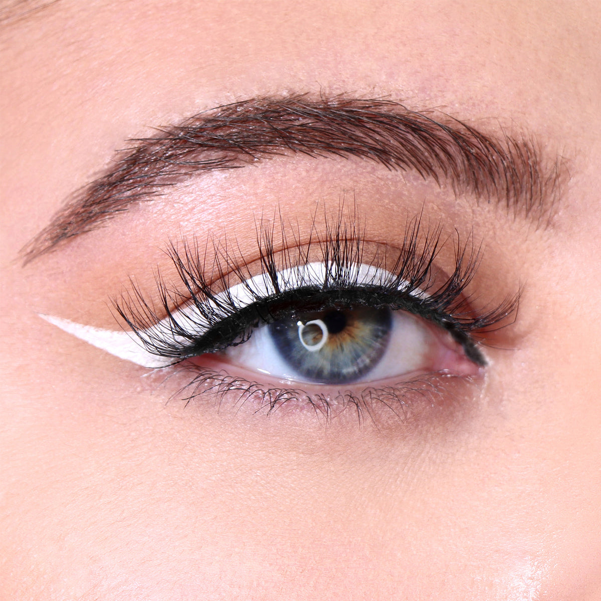 Eye Catching Dip Liner in White